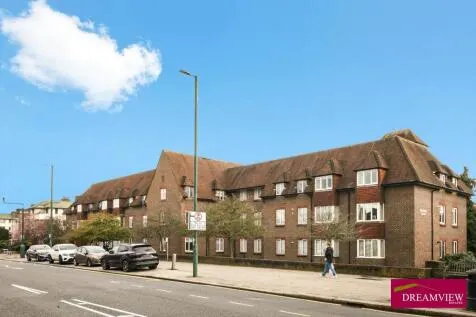1 bedroom property — 1 bedroom Flat for sale