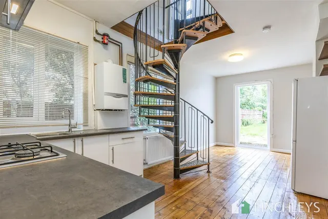 Crescent Road, London, N3, photo 1