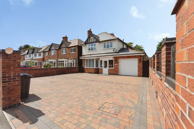 Fox Hollies Road, Hall Green, Birmingham, West Midlands, B28, photo 1