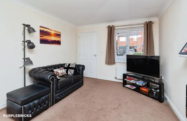 Greenfields Drive, Newport, TF10, photo 2