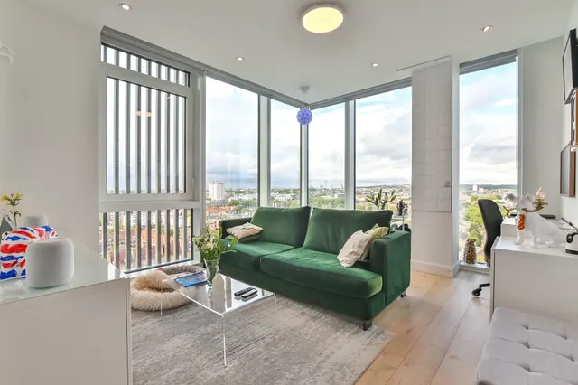 Apartment L15 02, Grand Central Apartments, London, photo 1