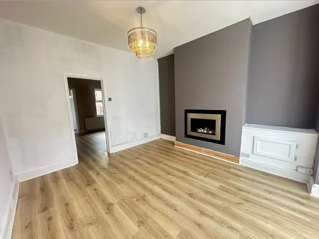 Harley Road, Sale, M33, photo 2