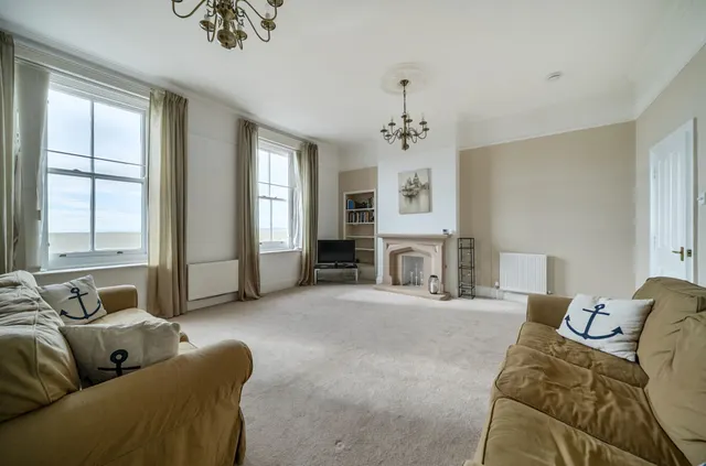 Royal Sea Front Apartments, Sea Front Hayling Island, PO11, photo 2