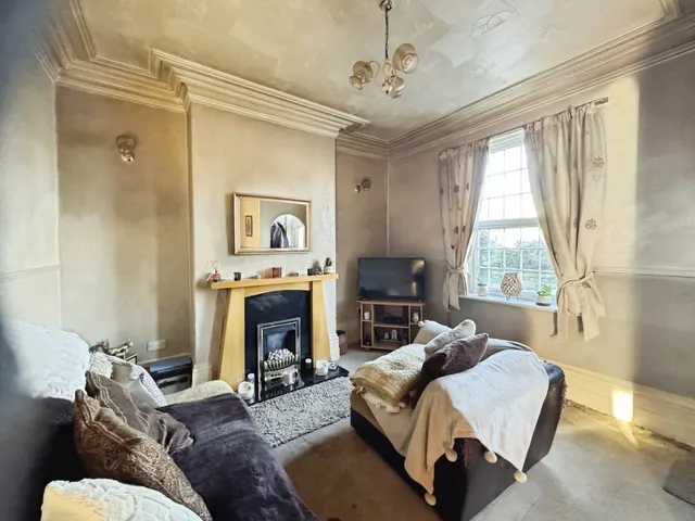 Holme Street, Liversedge, WF15, photo 2