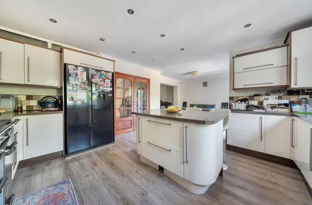 Shepherds House Lane, Earley, RG6, photo 3