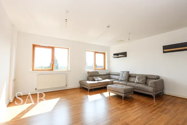 Ruislip Road East, UB6, photo 2