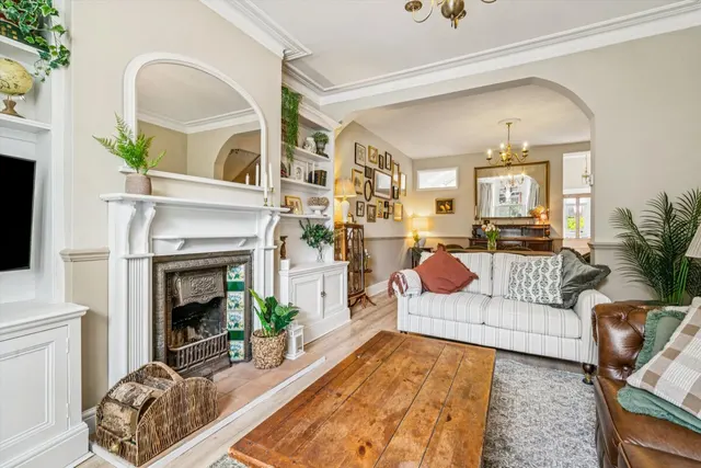 Astonville Street, London, SW18, photo 1