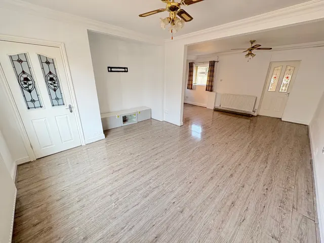 Broxtowe Drive, Hucknall, NG15, photo 2
