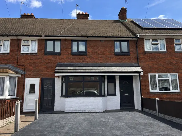 Fountains Way, Bloxwich, photo 1