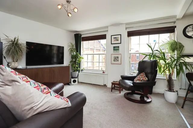 Photo 3 — Sarjeant Court, Rothwell, Kettering