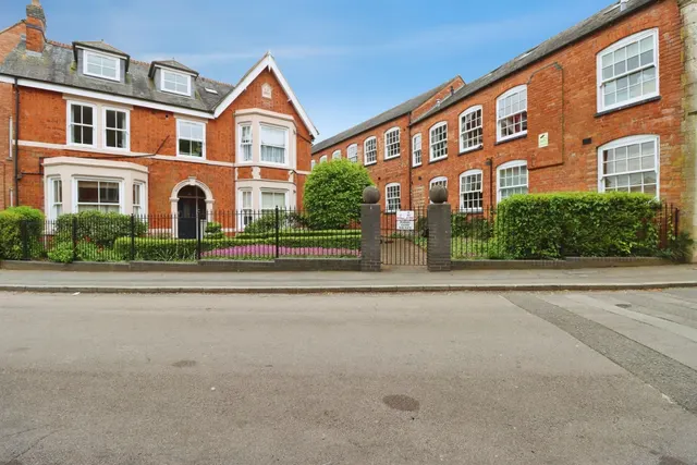 Sarjeant Court, Rothwell, Kettering, photo 1