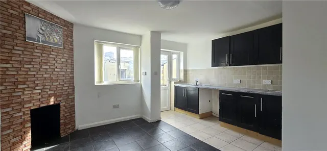 Porthdafarch Road, Holyhead, LL65, photo 2