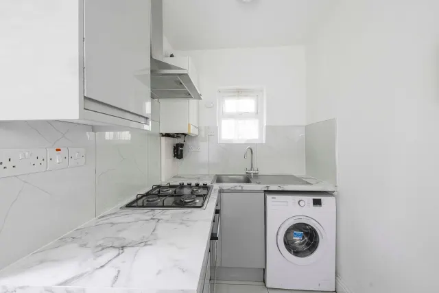 Photo 2 — Morley Road, Leyton, E10