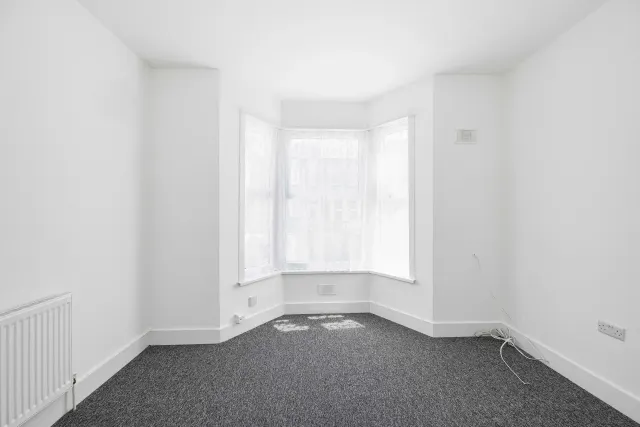 Photo 3 — Morley Road, Leyton, E10