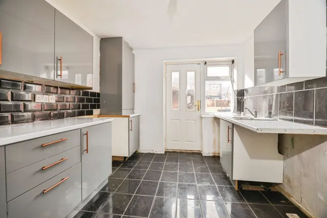 Cotswold Avenue, Middlesbrough, TS3, photo 2