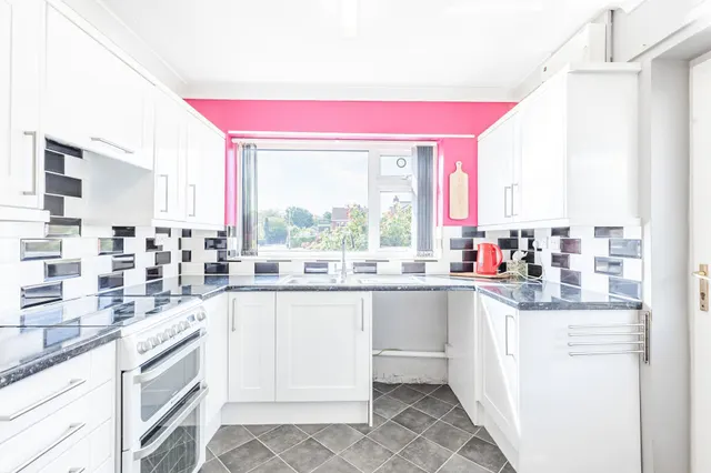 Detached Bungalow in Holt, photo 3