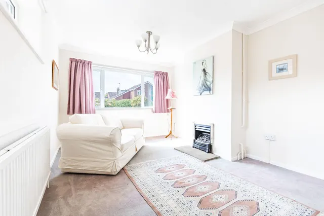 Detached Bungalow in Holt, photo 2