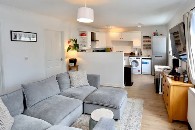 Photo 3 — Flat 3, Hen Clawdd, St. Michaels Road, Abergavenny, Monmouthshire, NP7 5AY