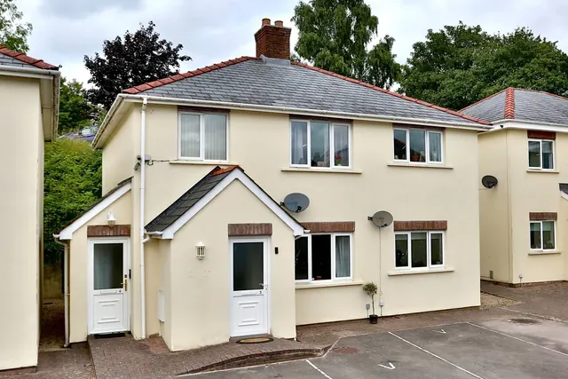 Flat 3, Hen Clawdd, St. Michaels Road, Abergavenny, Monmouthshire, NP7 5AY, photo 1