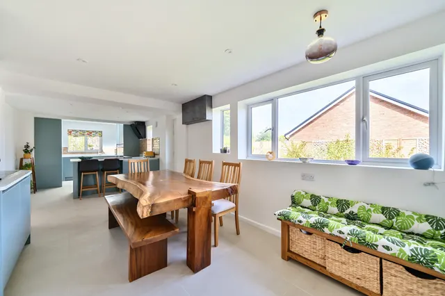 Photo 2 — Halls Farm Close, Winchester, SO22