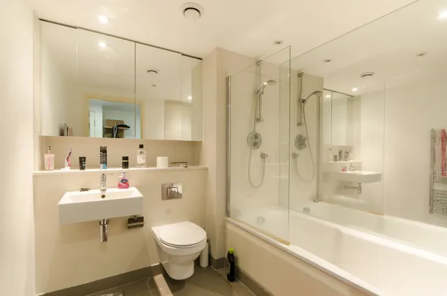 Photo 3 — Flat 3509, Landmark East Tower, 24 Marsh Wall, London