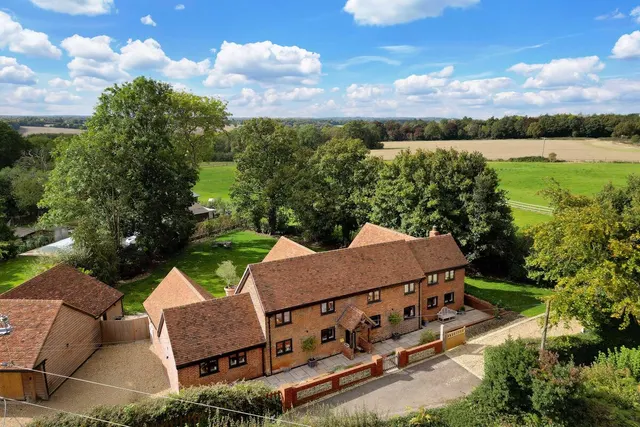 Ledgemore Lane, Great Gaddesden, HP2, photo 1