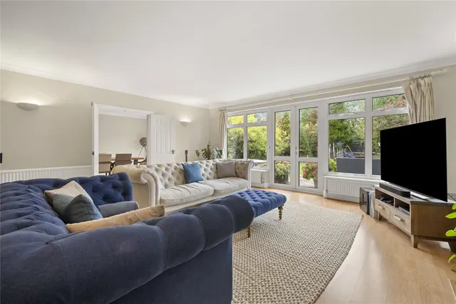 Grove Way, Esher, KT10, photo 1
