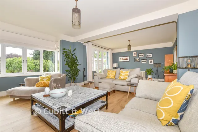 College Lane, East Grinstead, RH19, photo 3