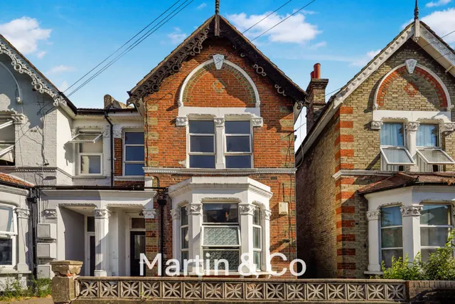 Photo 3 — Kidderminster Road, Croydon, London