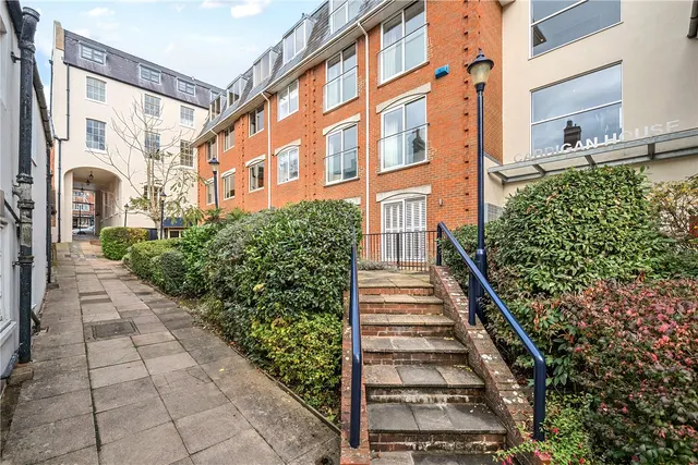 High Street, Marlborough, SN8, photo 1