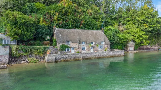 Dittisham, Dartmouth, TQ6, photo 1