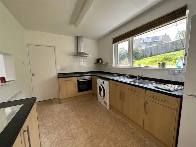 Lindthorpe Way, photo 3
