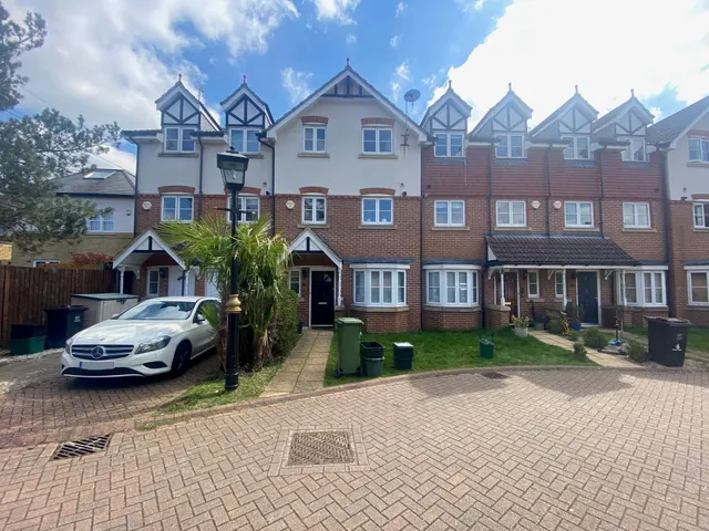 Healy Drive, Orpington, BR6, photo 1