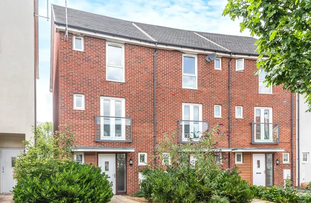 Top Fair Furlong, Redhouse Park, MK14, photo 1