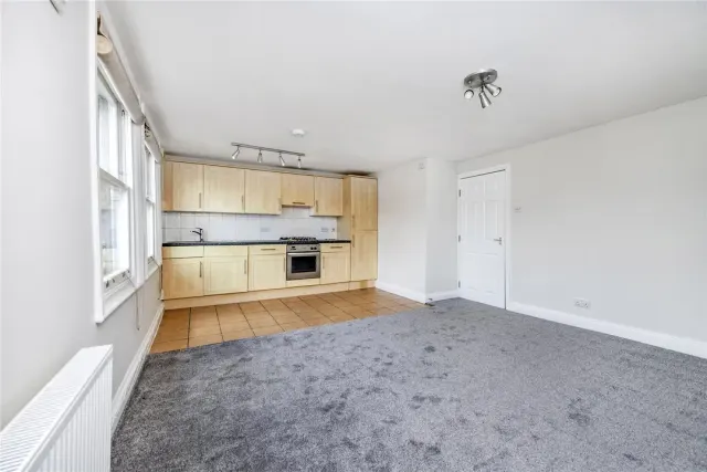 Photo 3 — Dyne Road, Brondesbury, London, NW6