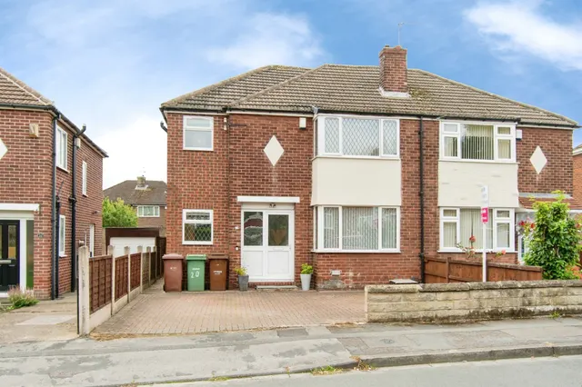 Lyon Road, PONTEFRACT, photo 1
