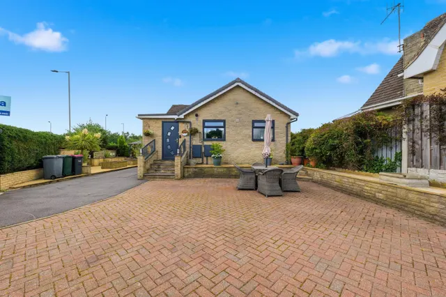 Hesley Bar, Rotherham, S61, photo 1