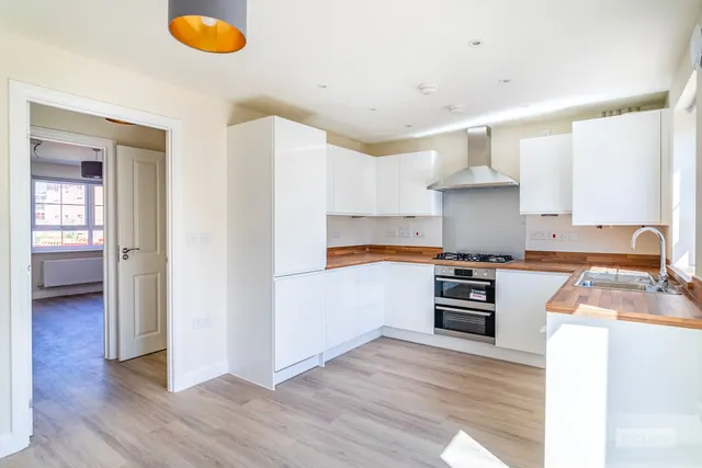 Almond Avenue, Whittlesey, PE7, photo 2