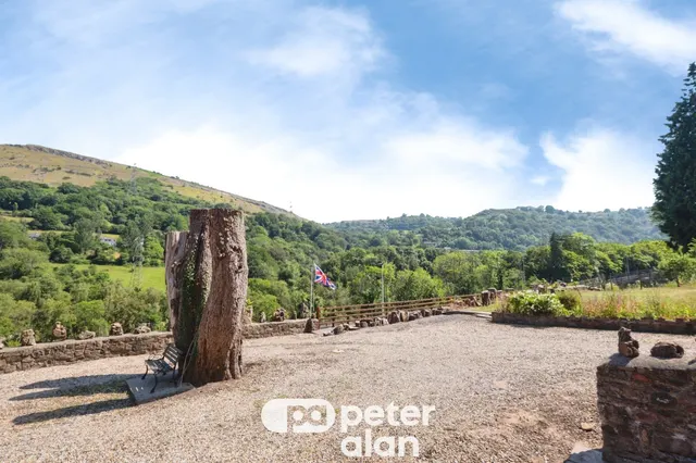Church Road, Abergavenny, NP7, photo 2