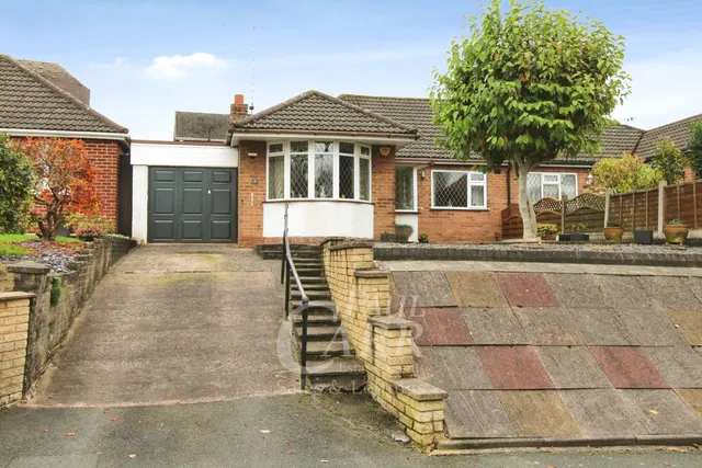 Cartbridge Lane, Rushall, WS4, photo 1