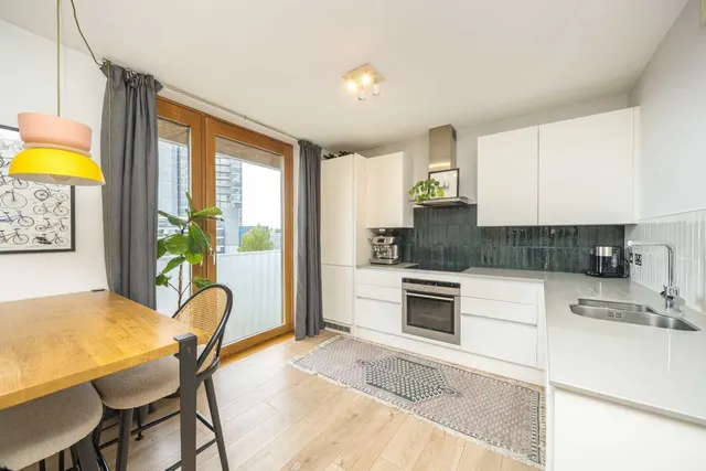 Garratt Lane, SW18, photo 1
