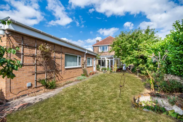 Main Street, Oldcotes, S81, photo 1