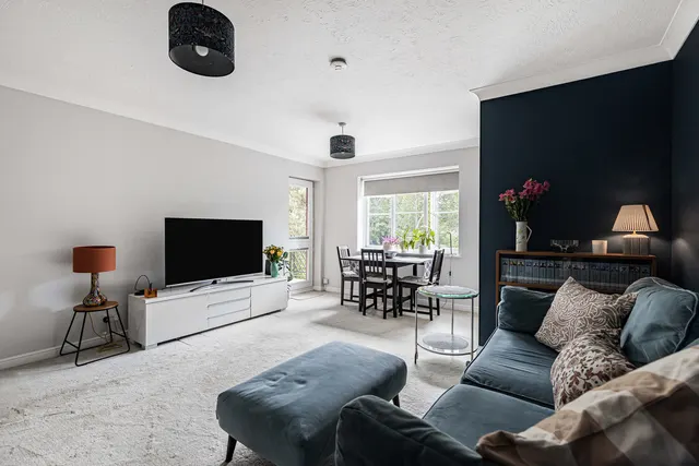 Photo 3 — Beckenham, BR3 1QG