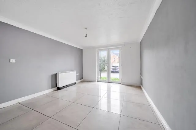 Windsor Court, Newbury, RG14, photo 2