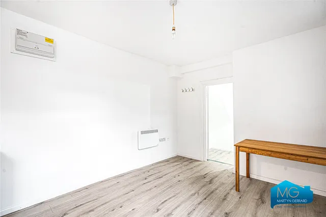 Myddleton Road, London, N22, photo 2
