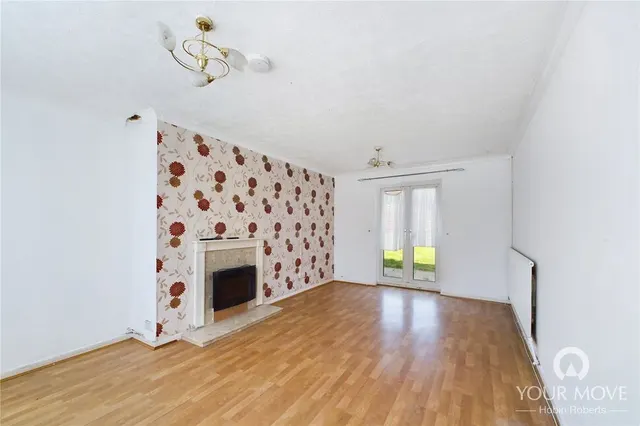 Photo 2 — East Oval, Kings Heath, Northampton, NN5