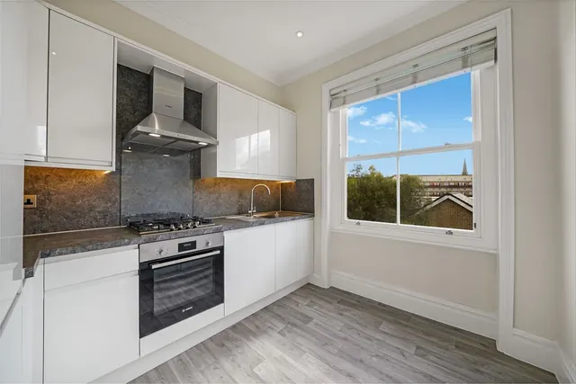 Brondesbury Villas, Kilburn, London, NW6, photo 1