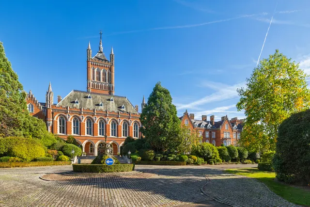 Holloway Drive, Virginia Water, GU25, photo 1