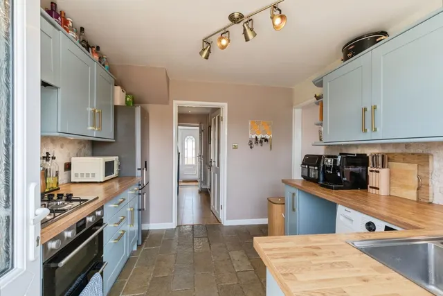 Photo 3 — Redford Crescent, Bristol, Somerset, BS13