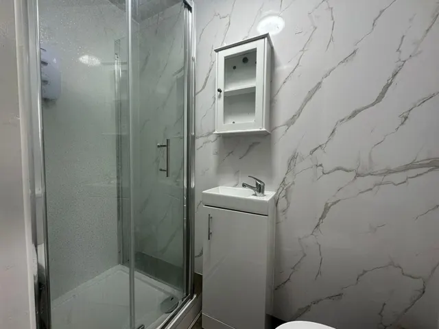 Hannibal Road, Staines-upon-Thames, photo 3